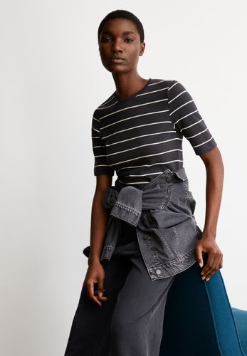 JAANISARA FINE STRIPE