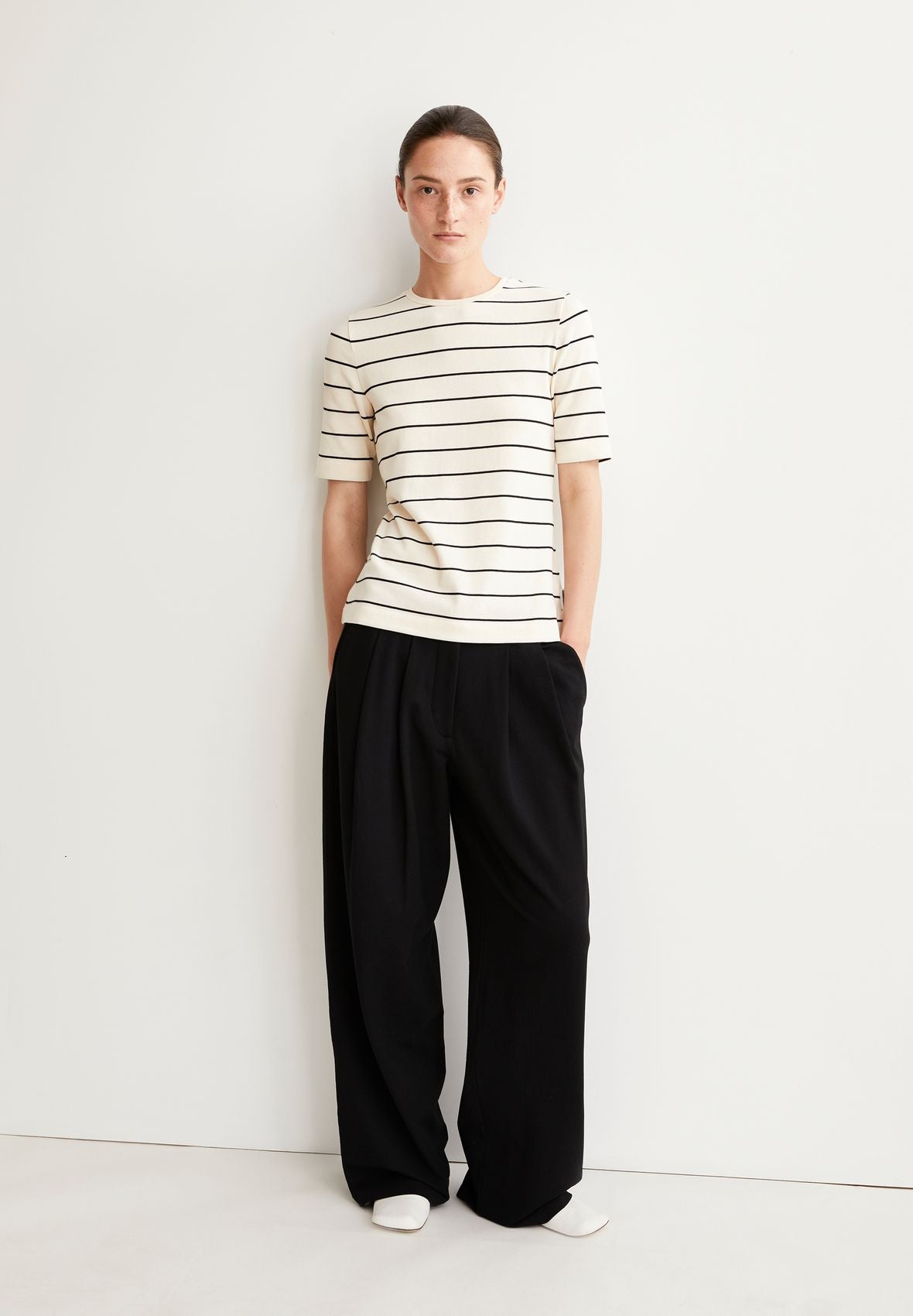 JAANISARA FINE STRIPE T-SHIRT