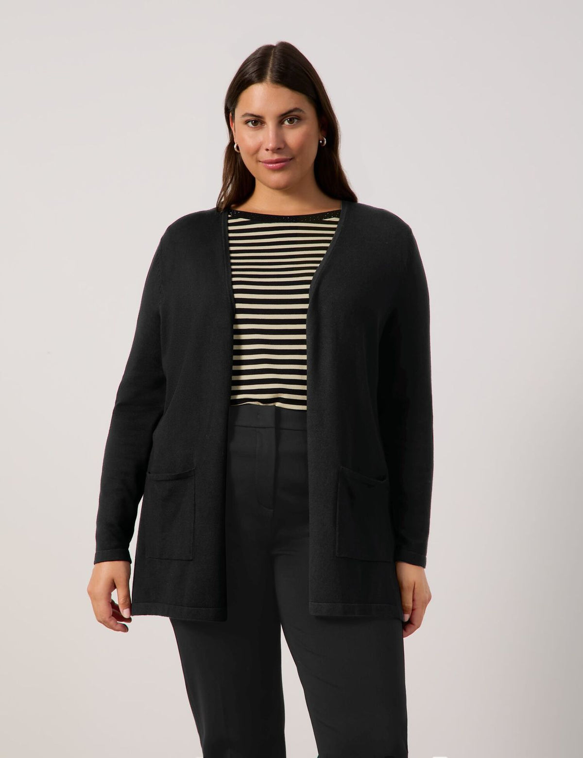 Lange Basic-Strickjacke