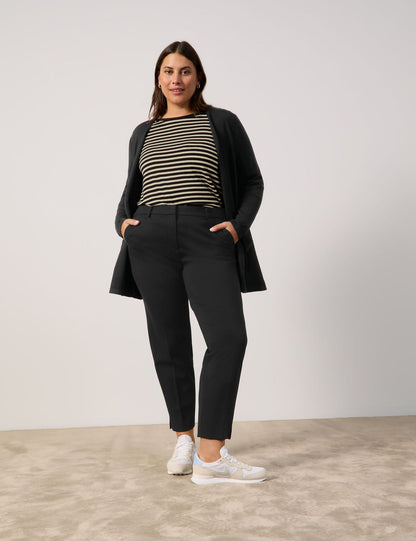 Lange Basic-Strickjacke