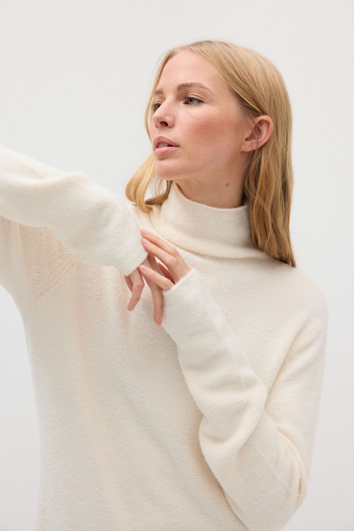 THE FASHION PEOPLE Soft Turtleneck knitted