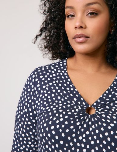 SAMOON Gepunktetes Halbarmshirt mit Zierring