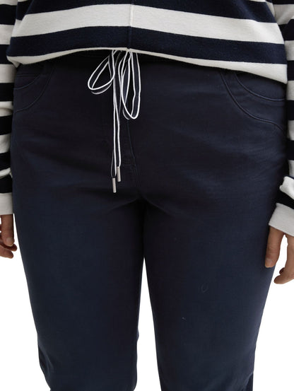 Plus Size - Cropped Slim Hose