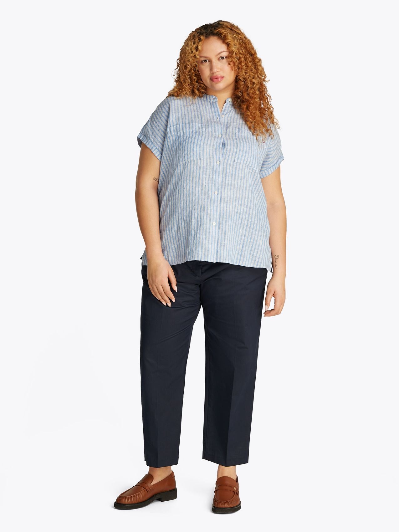 TOMMY HILFIGER CRV ESS LI COLLARLESS S/S BLOUSE