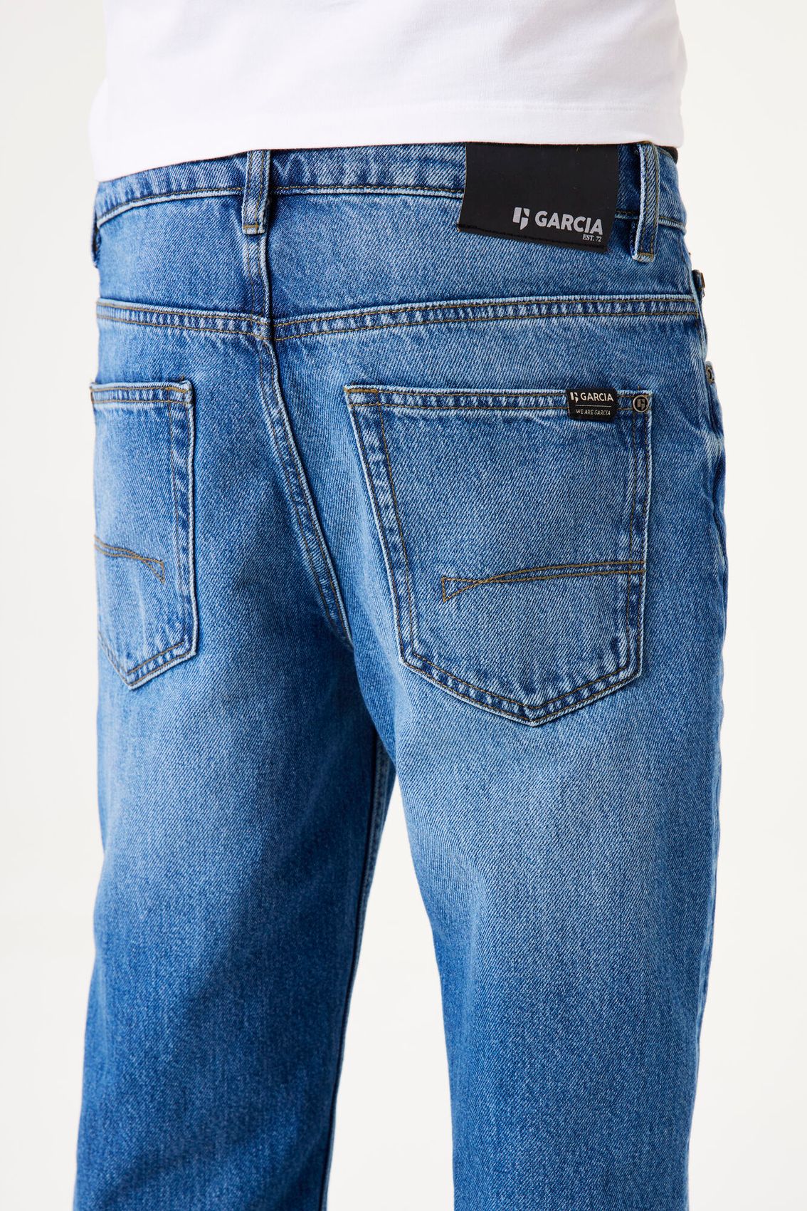Straight Jeans