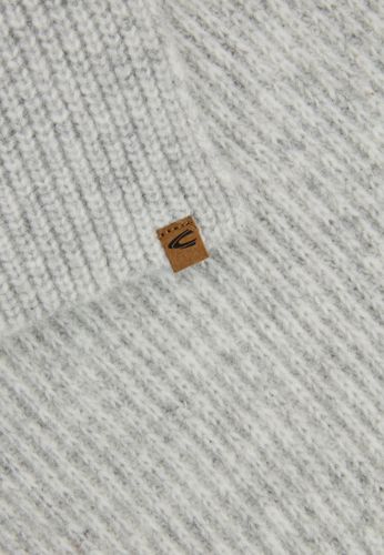 Schal aus weichem Materialmix