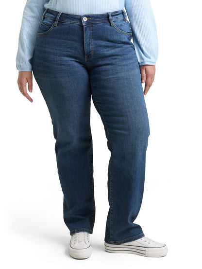 Plus Size - Straight Jeans