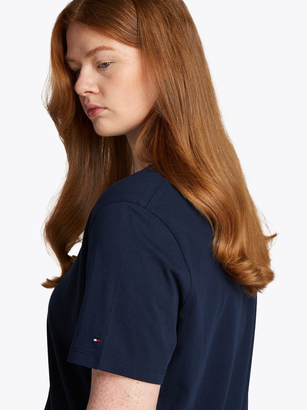TOMMY HILFIGER CRV REG SCRIPT C-NK TEE SS
