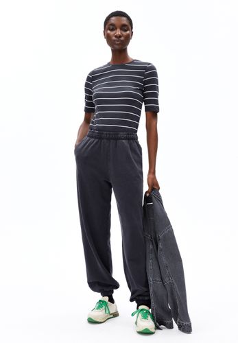 JAANISARA FINE STRIPE