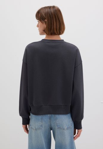 CREW NECK SWEATSHIRT