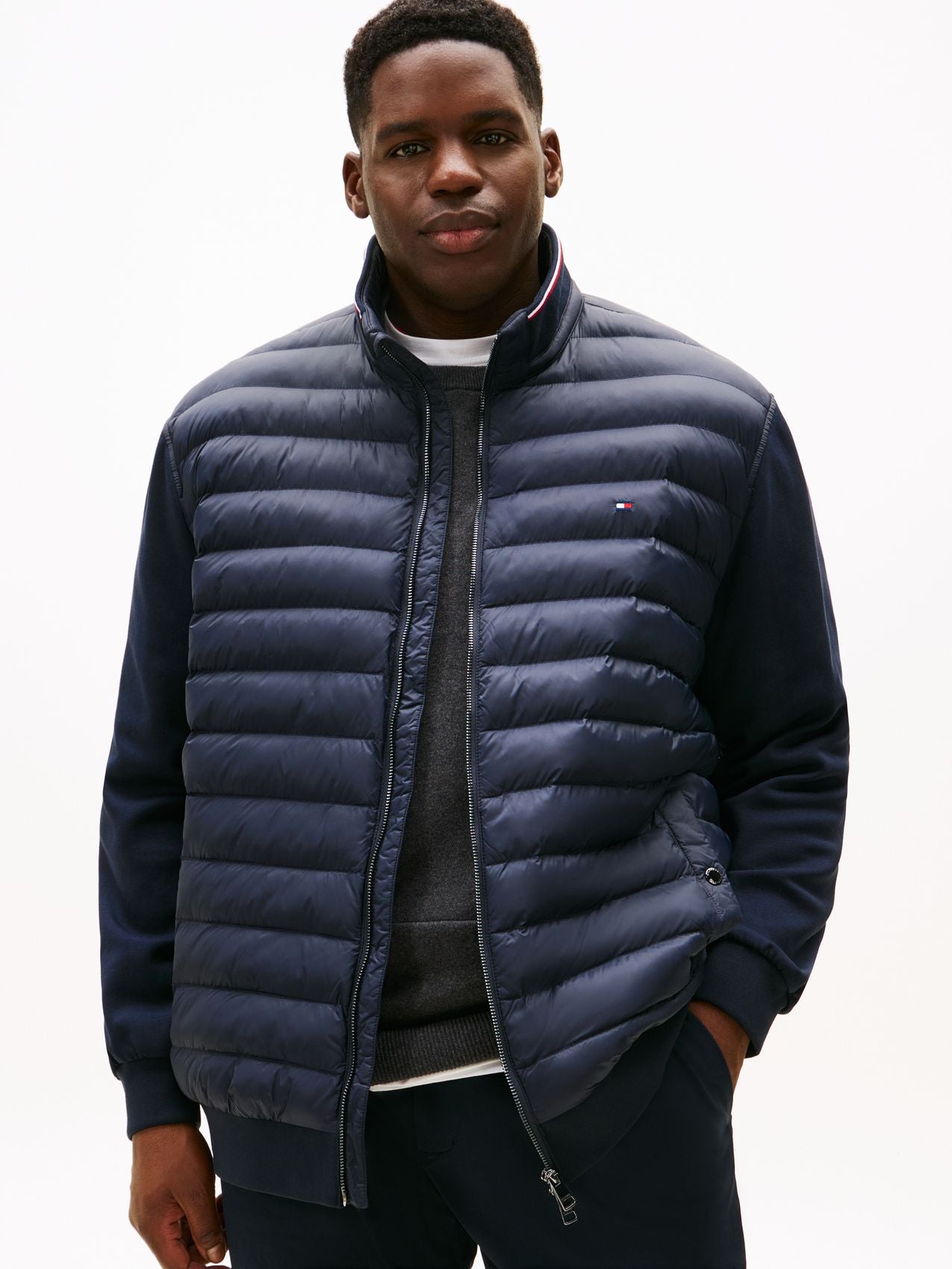 TOMMY HILFIGER BT-MIX MEDIA STAND CLLR-B 5XLT