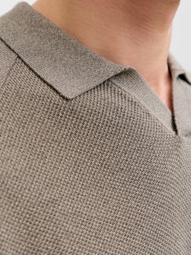 JACK & JONES JJHILL KNIT SPLIT NECK SS26 PLS