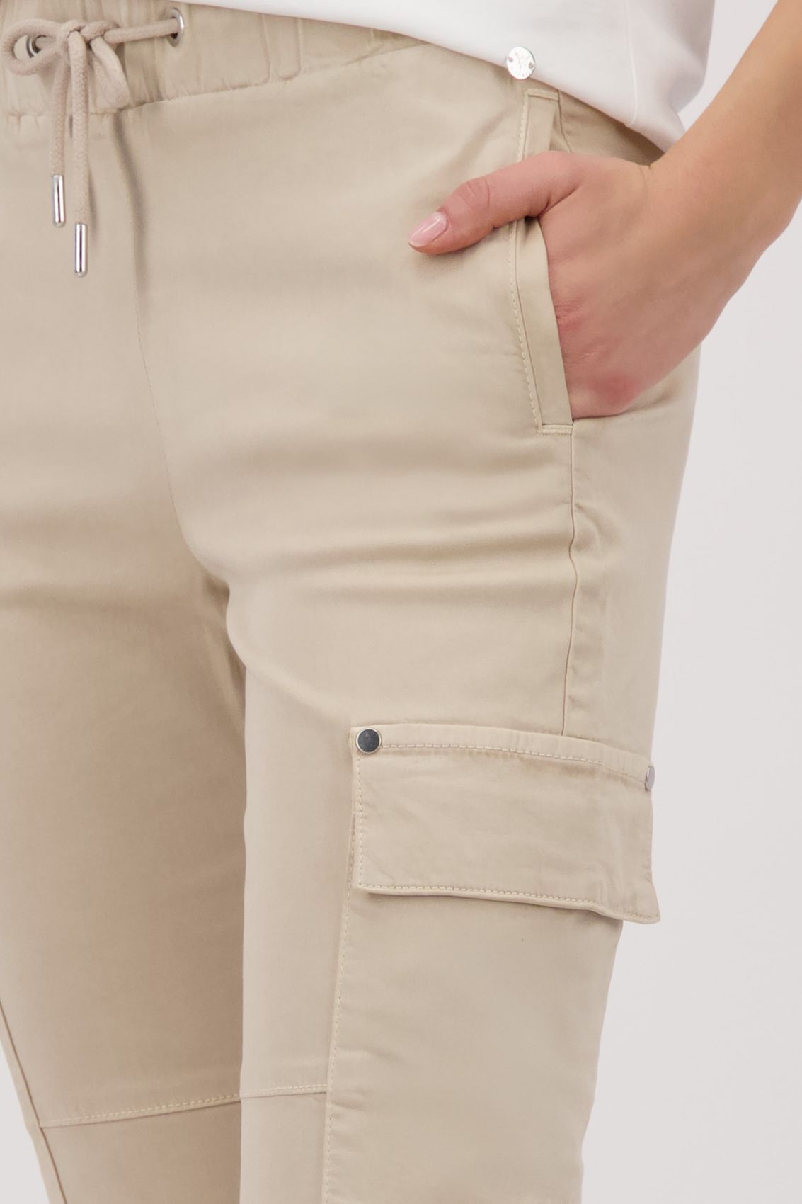 MONARI Hose, sand