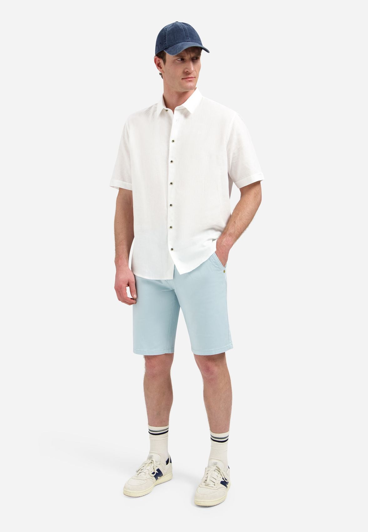 Leichte Chino-Bermuda