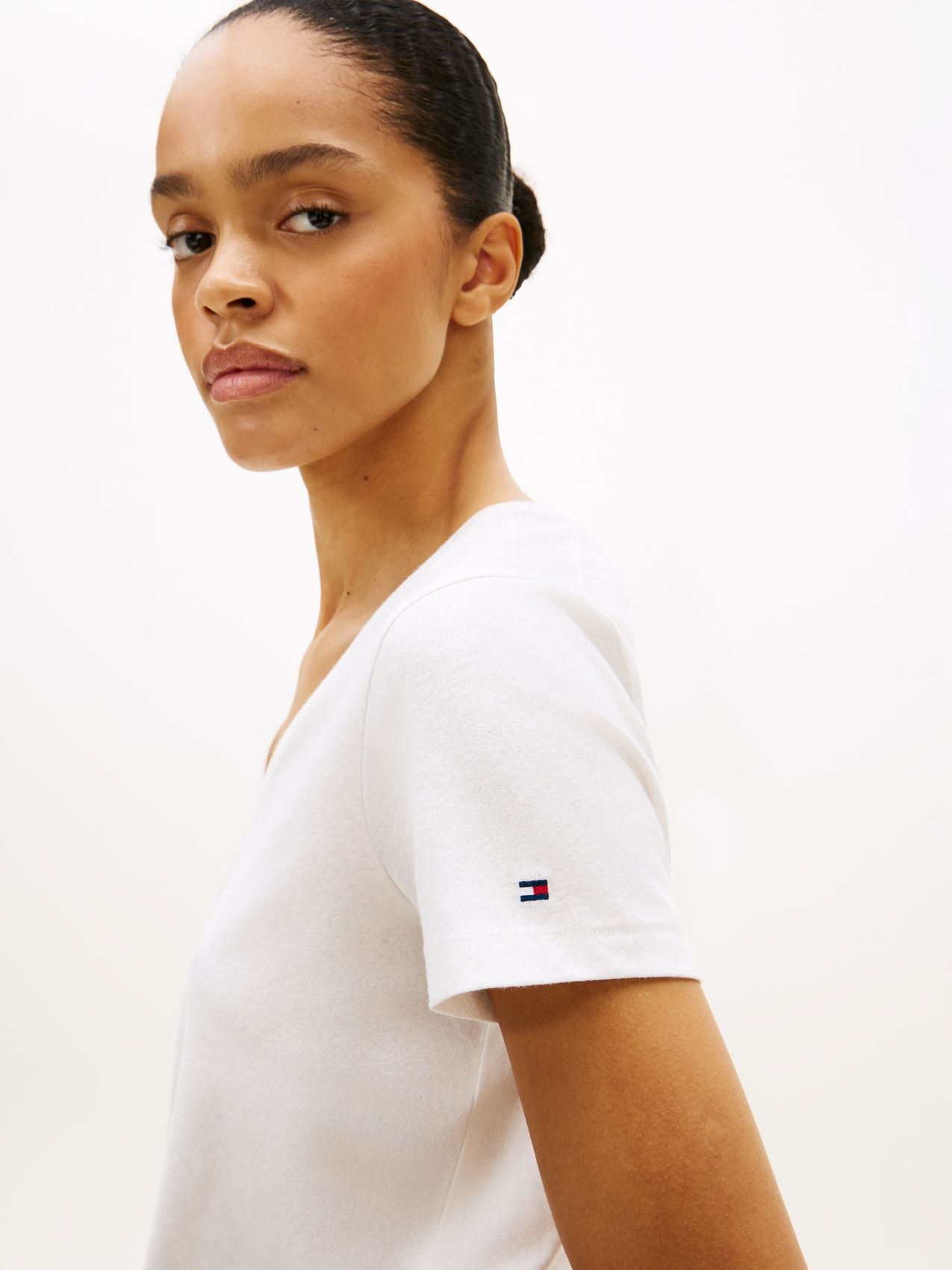 TOMMY HILFIGER T-Shirt mit V-Ausschnitt aus Leinenmix