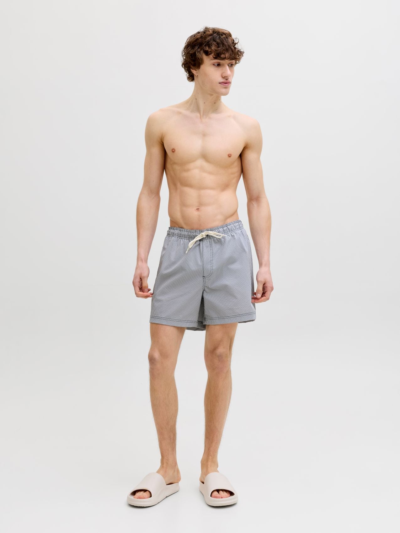 JACK & JONES Gestreifte Badeshorts mit Kordelzug