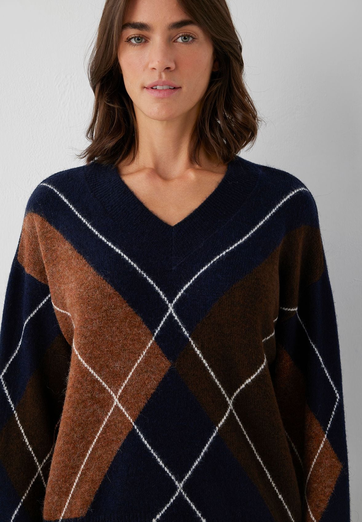 V NECK SWEATER