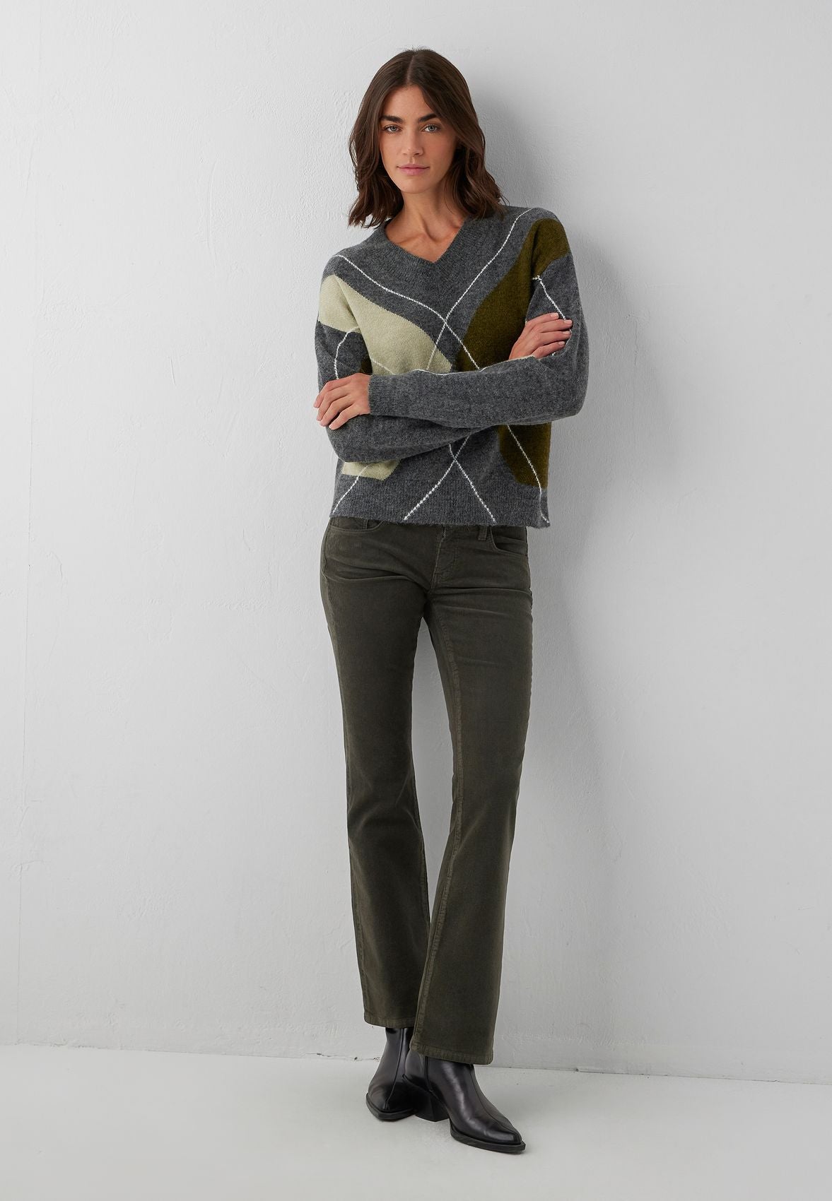V NECK SWEATER