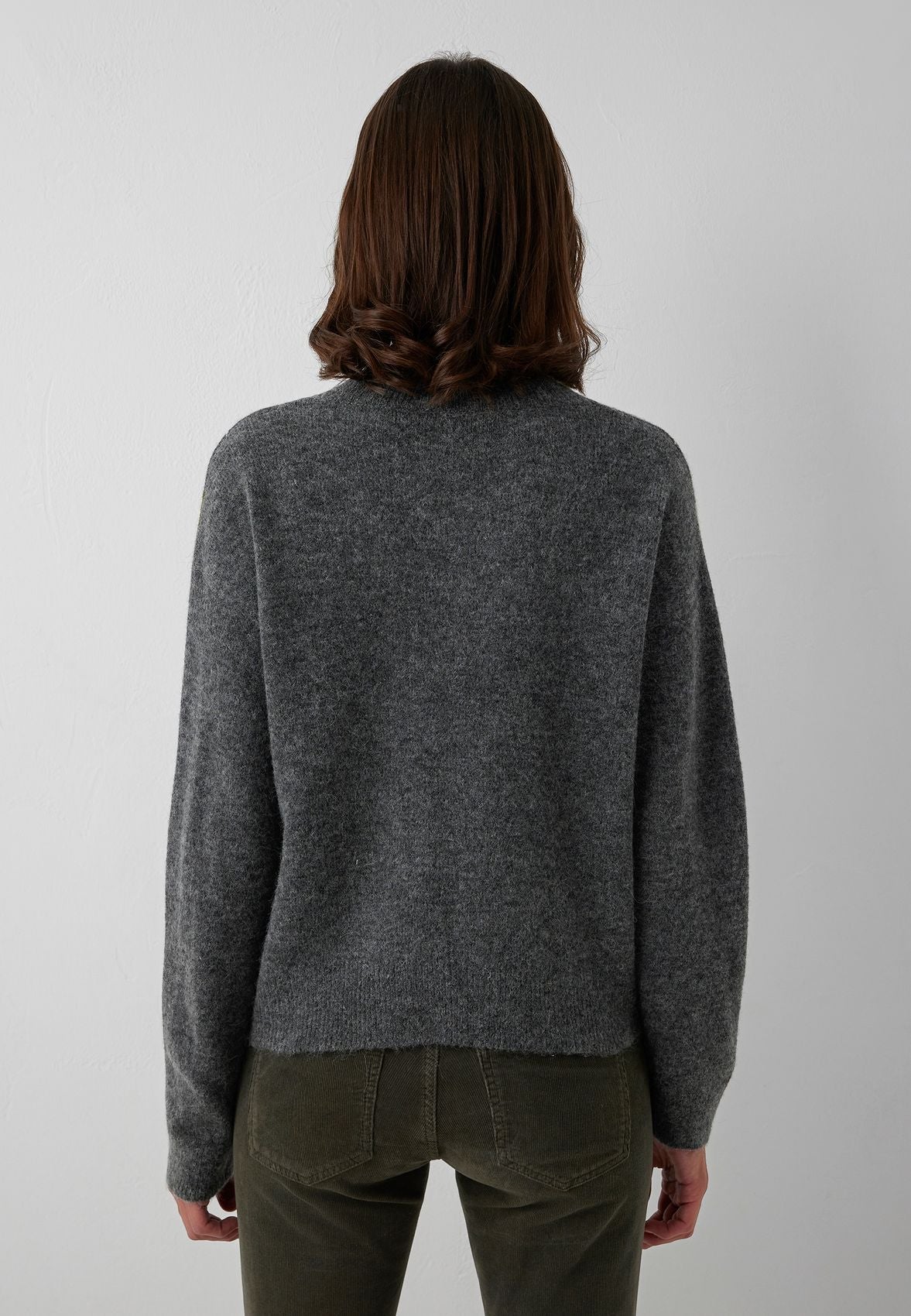 V NECK SWEATER