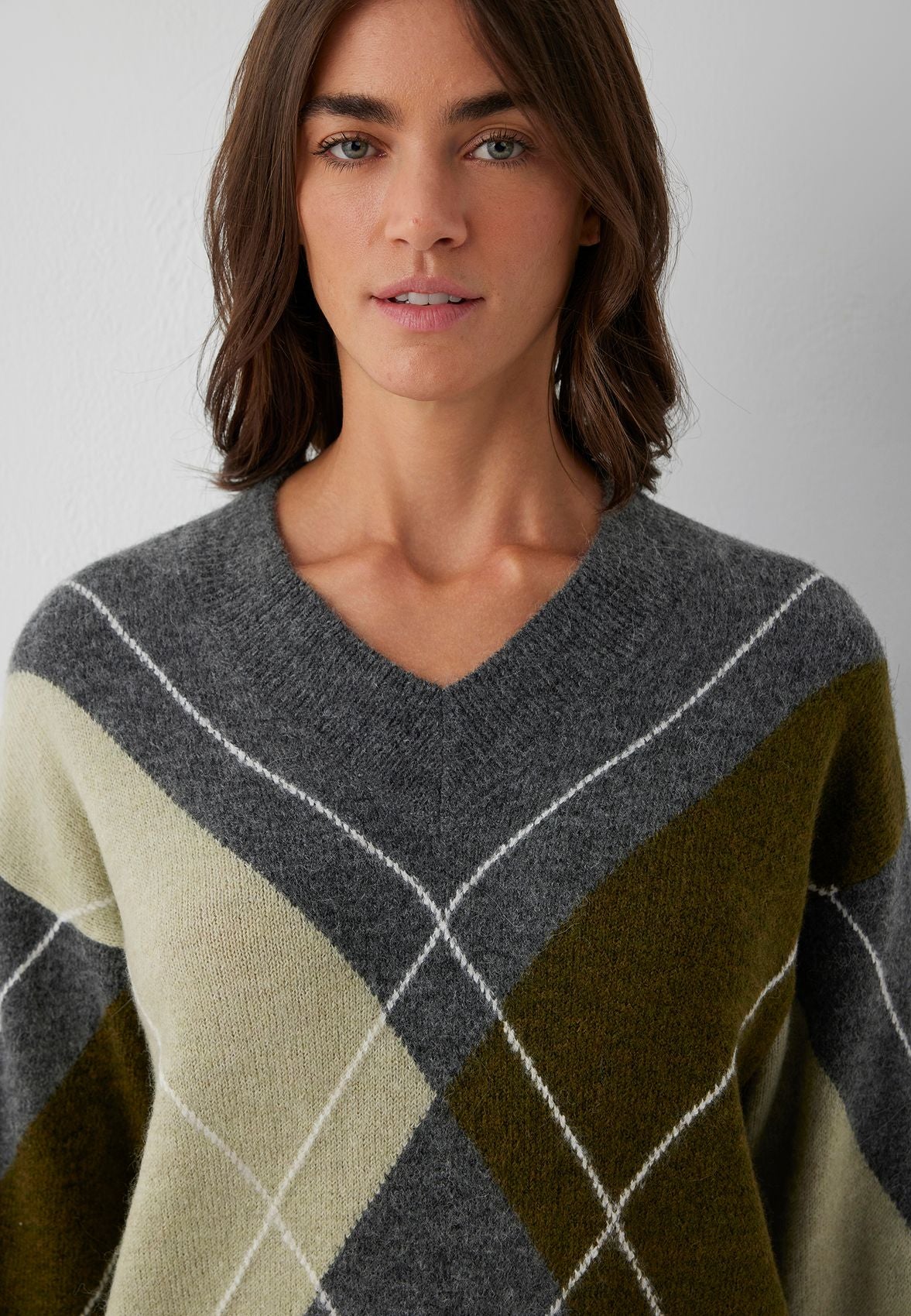 V NECK SWEATER
