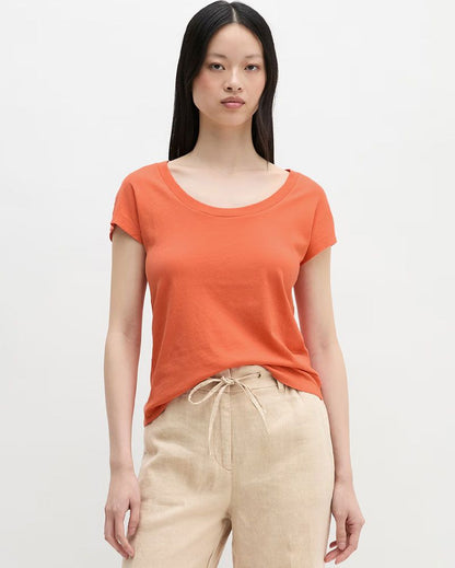 T-Shirt mit femininem Schnitt