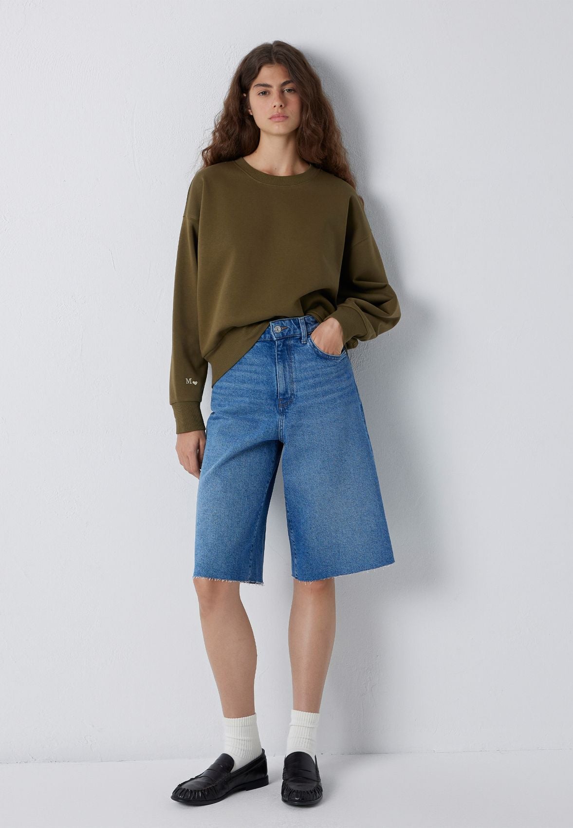 CREW NECK SWEATSHIRT