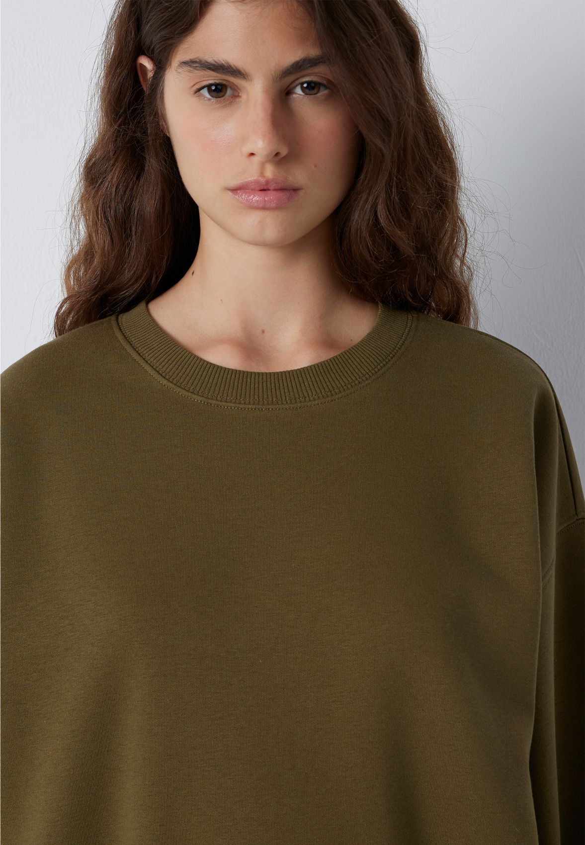 CREW NECK SWEATSHIRT