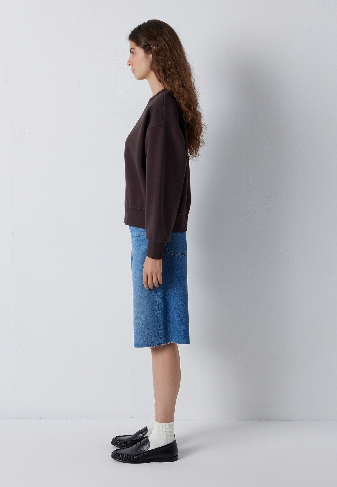 CREW NECK SWEATSHIRT