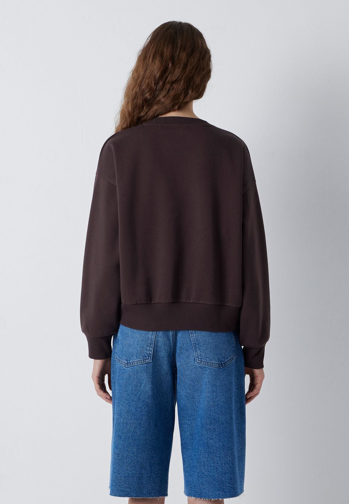 CREW NECK SWEATSHIRT