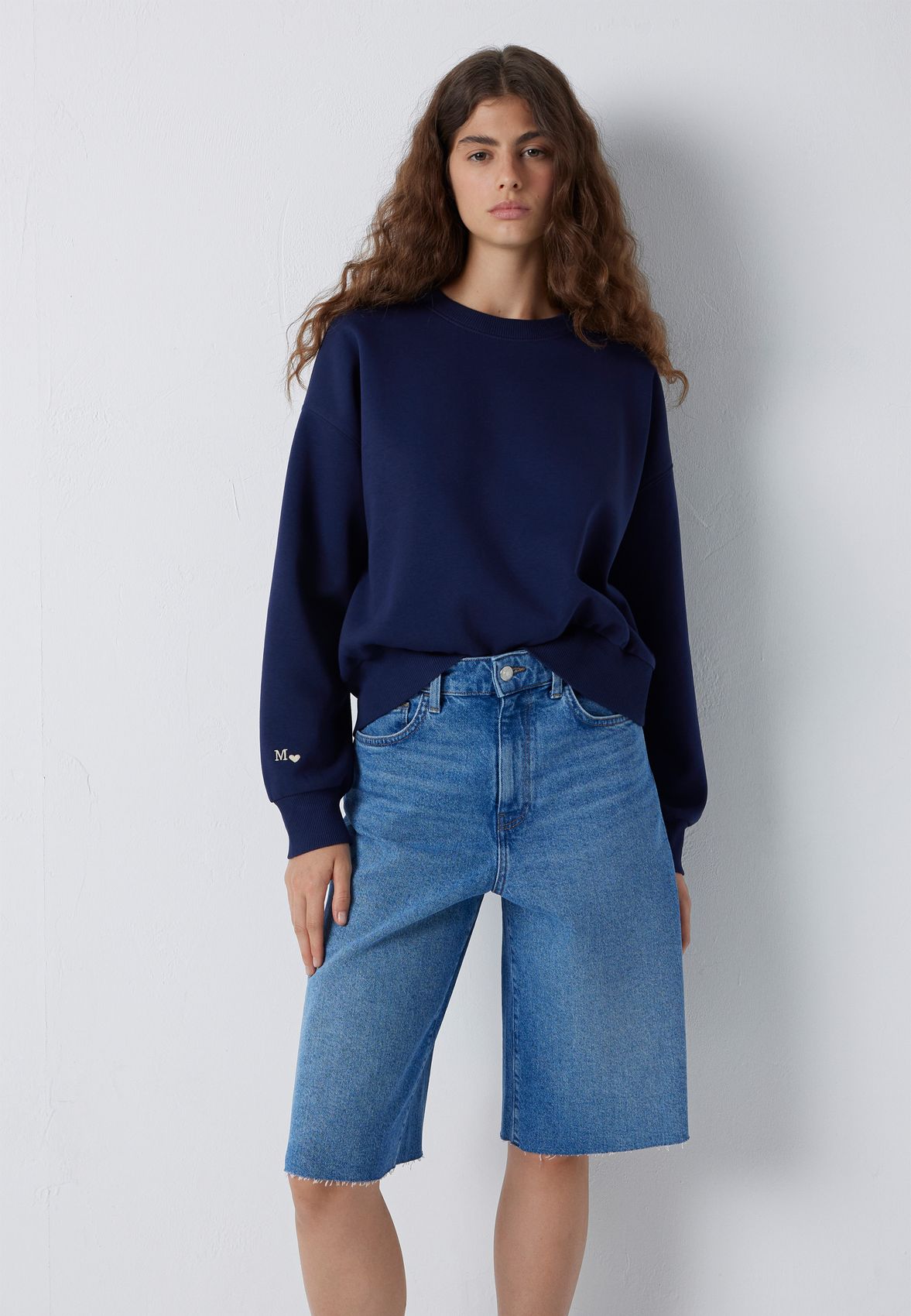 CREW NECK SWEATSHIRT