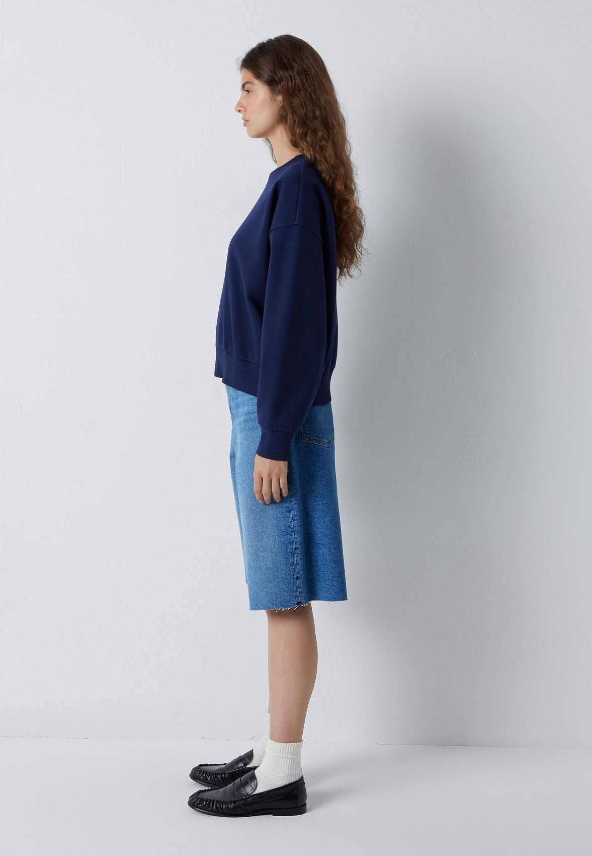 CREW NECK SWEATSHIRT