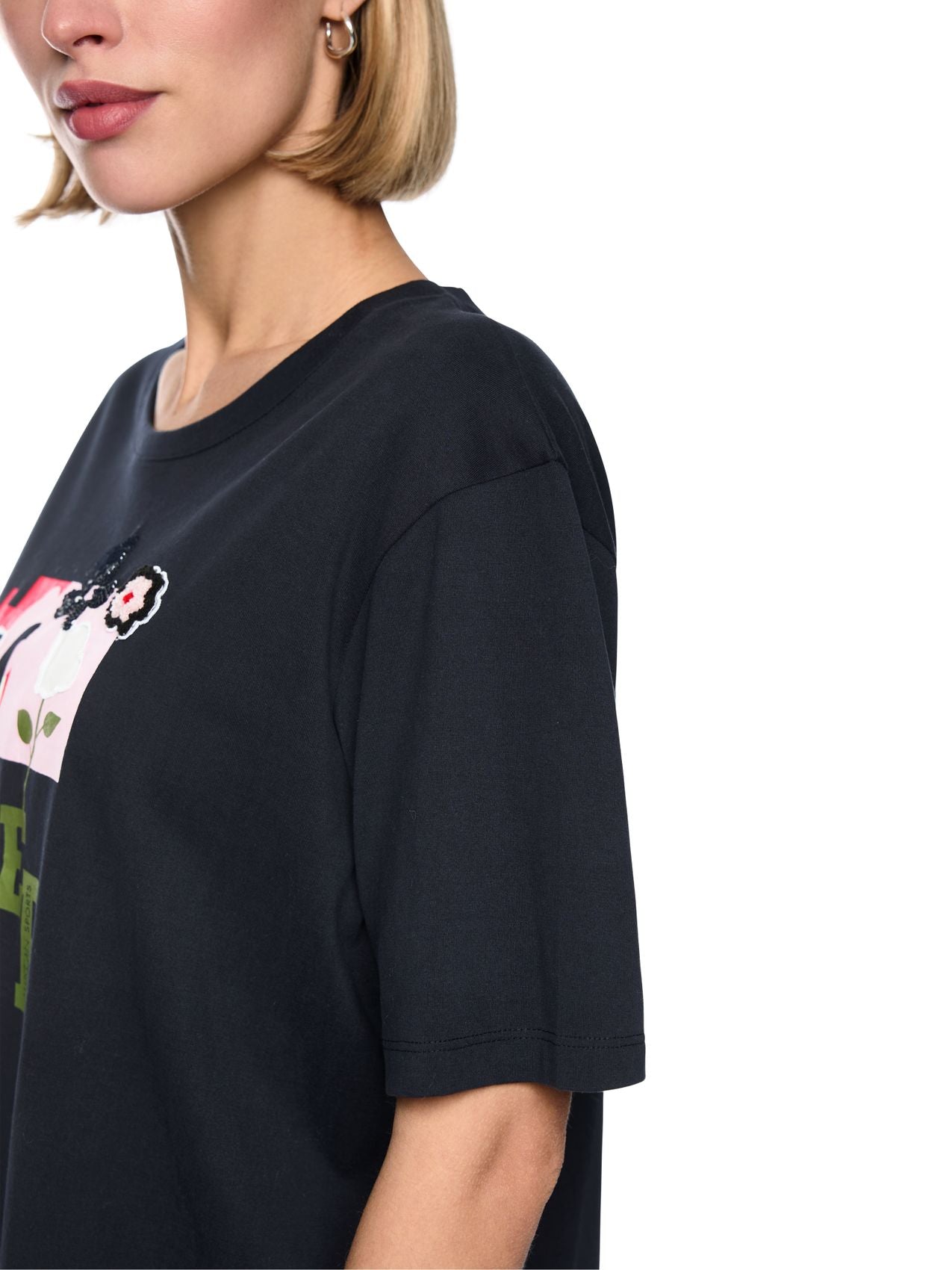 T-Shirt mit Print und Pailetten