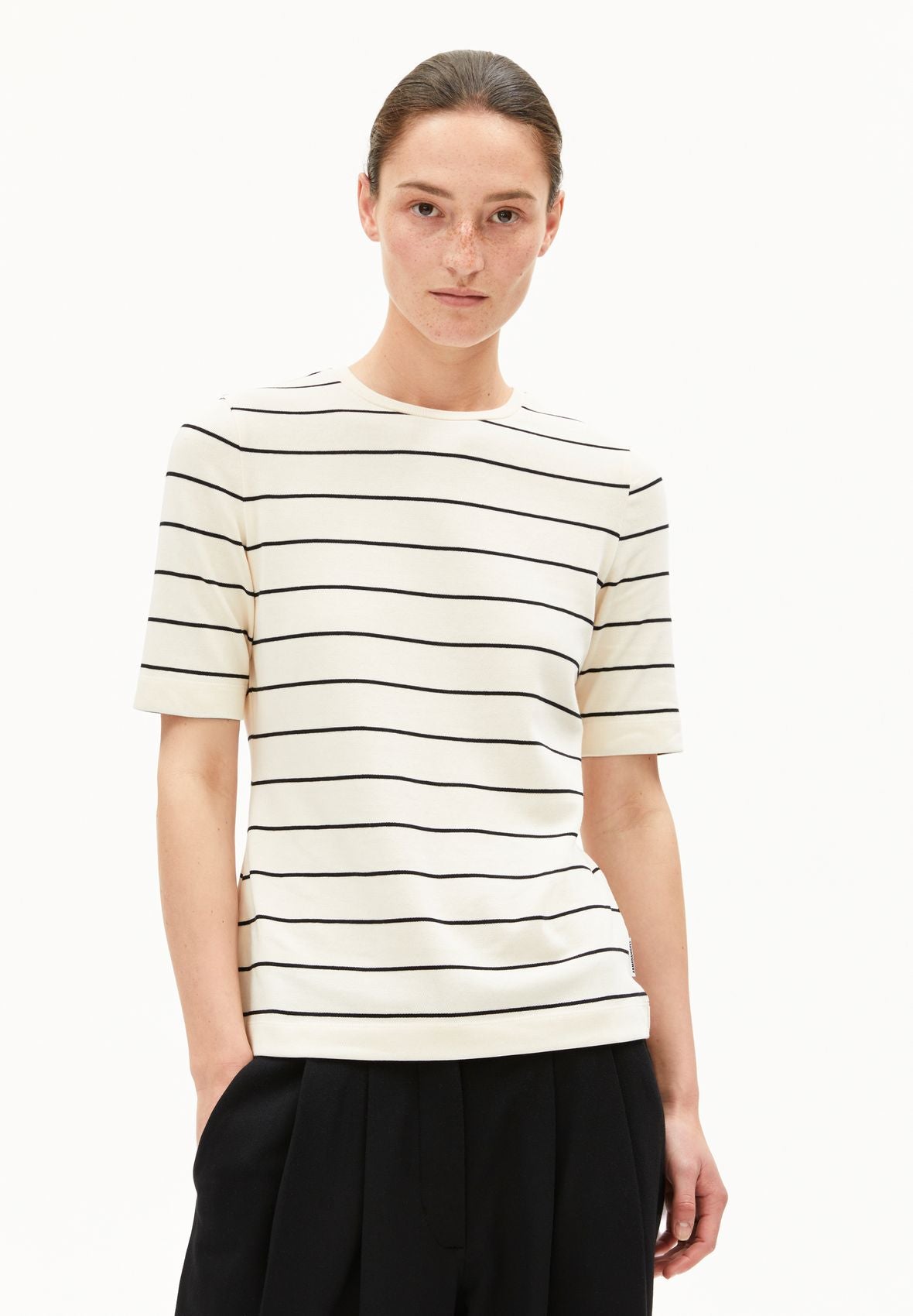JAANISARA FINE STRIPE T-SHIRT