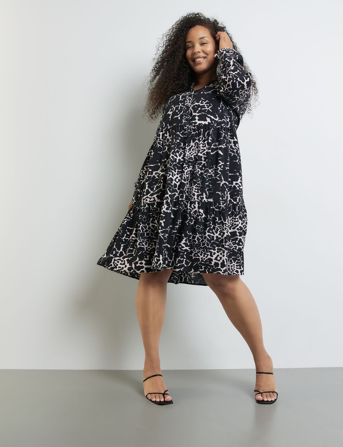 SAMOON Ausgestelltes Stufenkleid mit Unterkleid